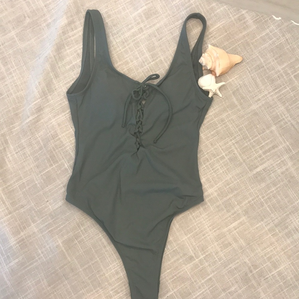 🌹EUC Juniors Drawstring One Piece Bathing Suit🌹